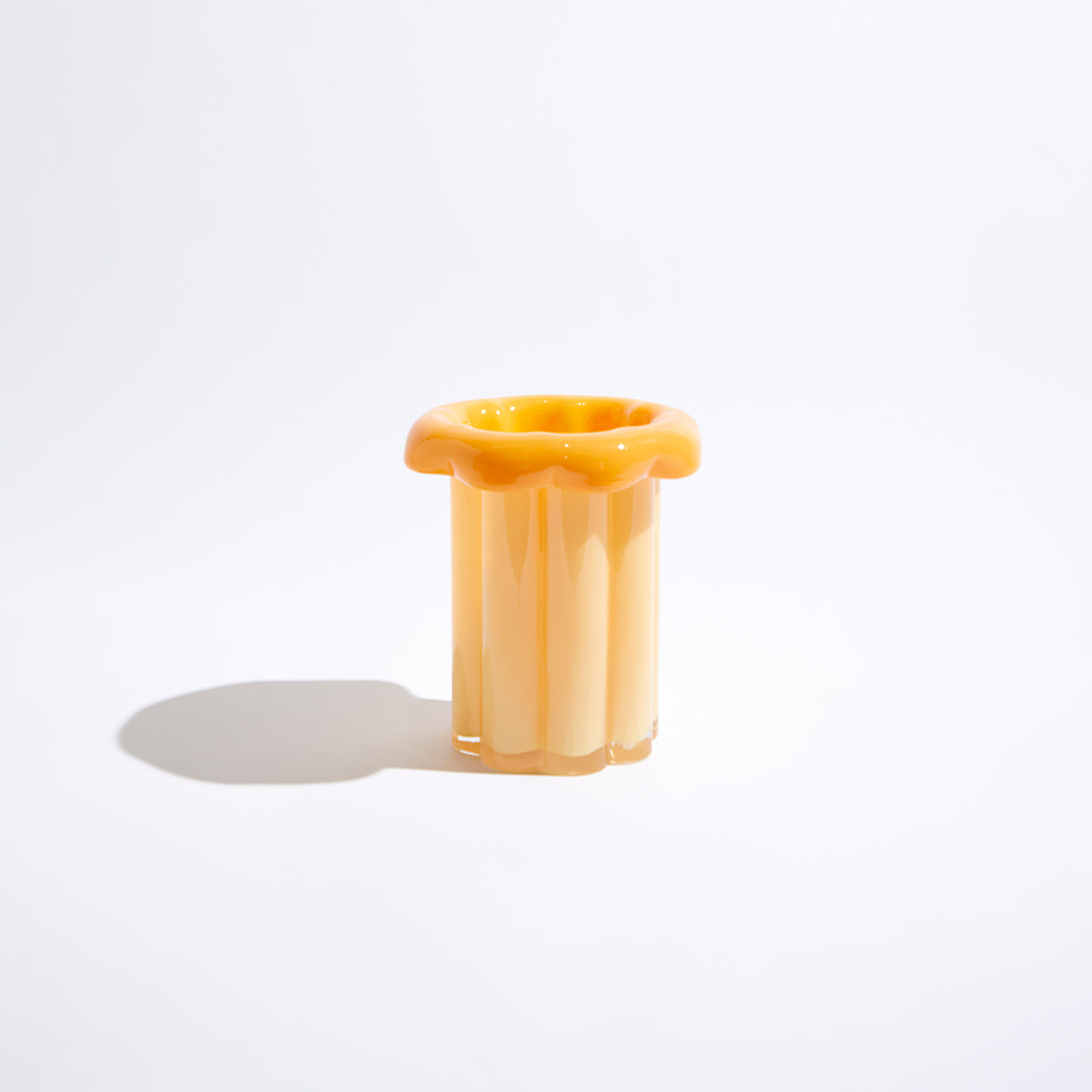 BDButtercupLemonadeVase_LR.jpg