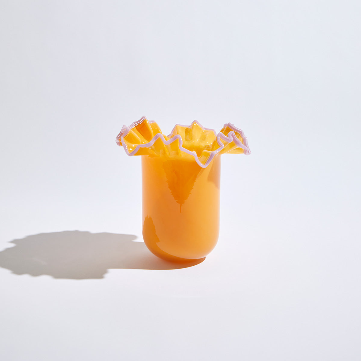 BDVenusApricotVase_LR_b34d683f-fded-44a9-9654-b16498adc43b.jpg