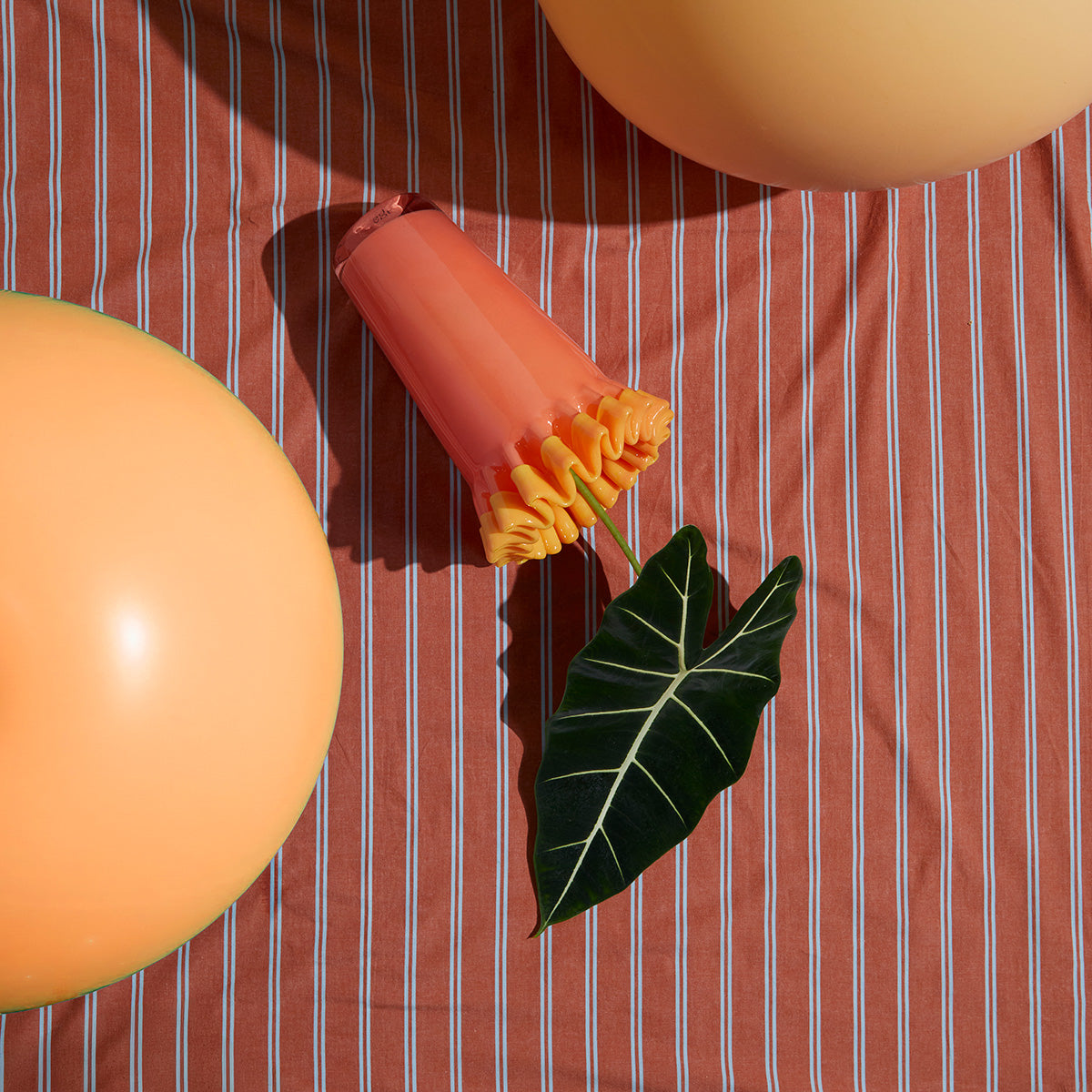 KIKI_PUMP_ORANGE_LIFESTYLE_WEB.jpg