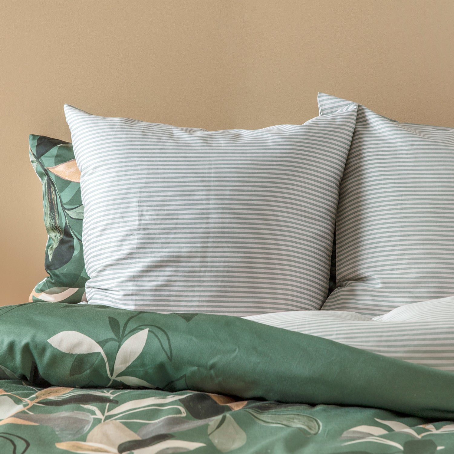 Pario European Pillowcase EURO PILLOWCASE HARRIS SCARFE 